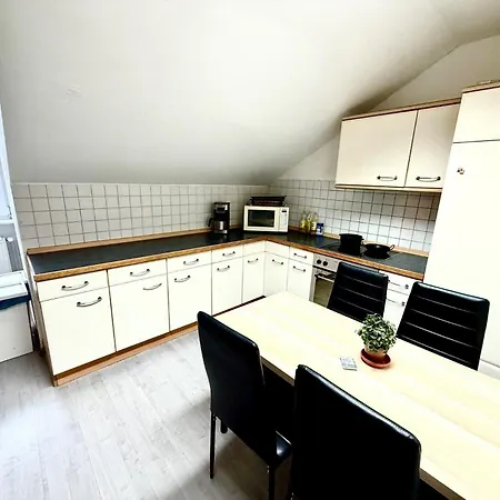 Grosszuegige 5-zimmer Fuer Bis Zu 10 Personen Apartmán *